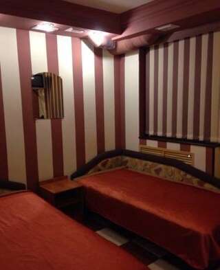 Гостиница Vash Dom Мурманск Стандартный двухместный номер с 2 отдельными кроватями-4